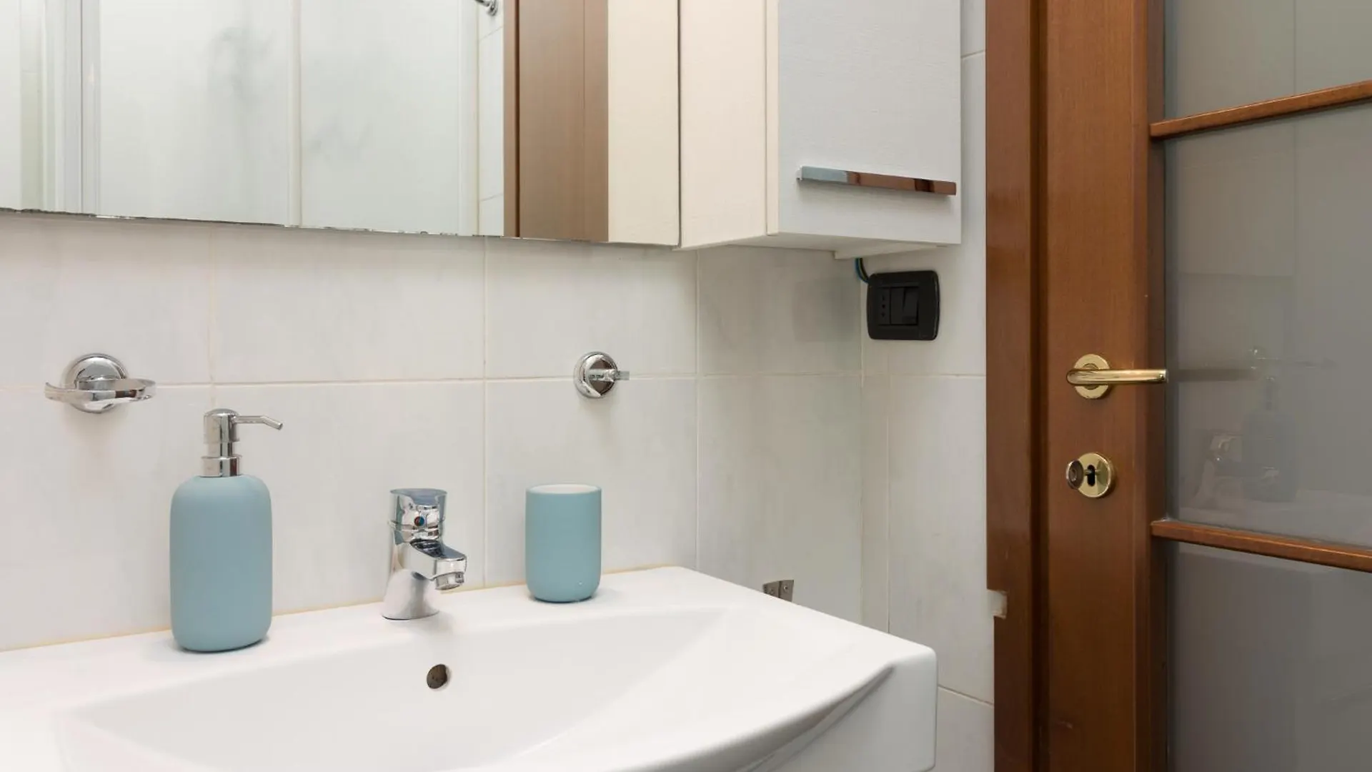 B&B Rho Fiera Milano - Free Wi-Fi 0*,  Italia